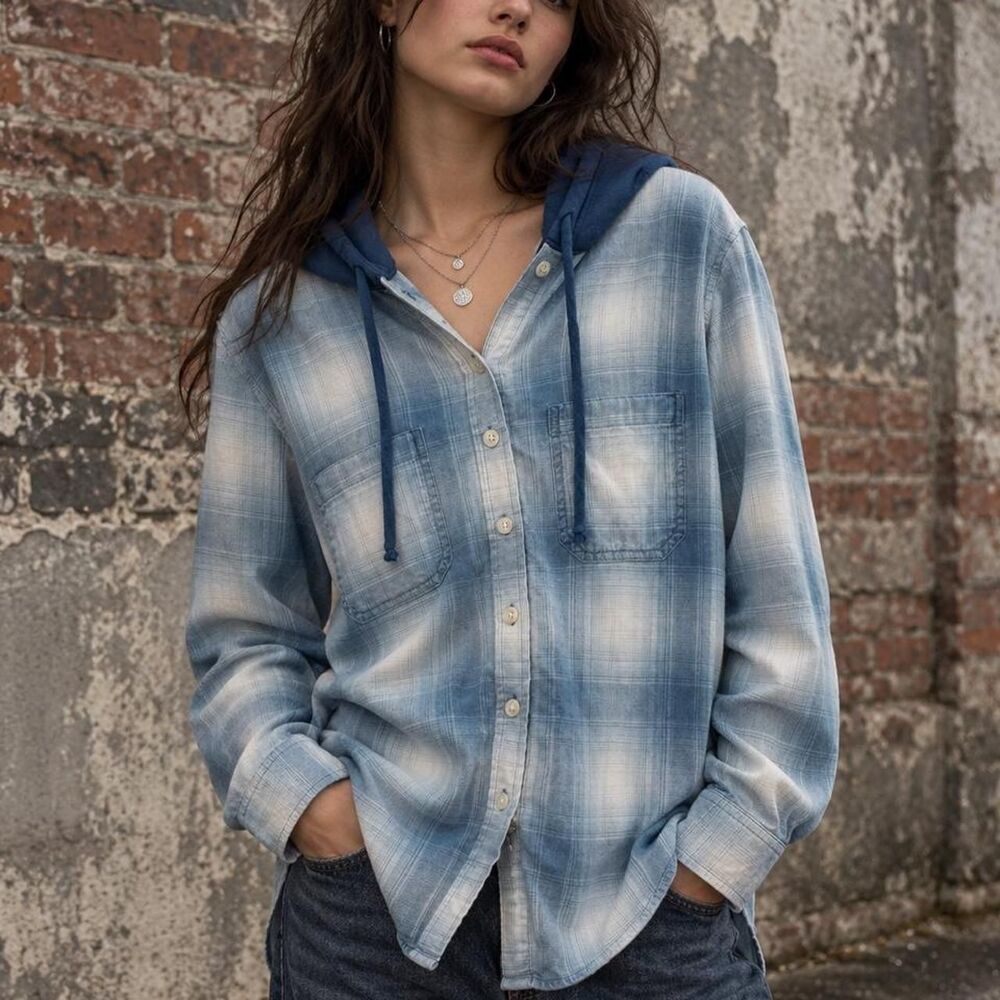 Grunge American Eagle Indie Women's Small Blue Flannel Plaid cozy fall 90s Shirt